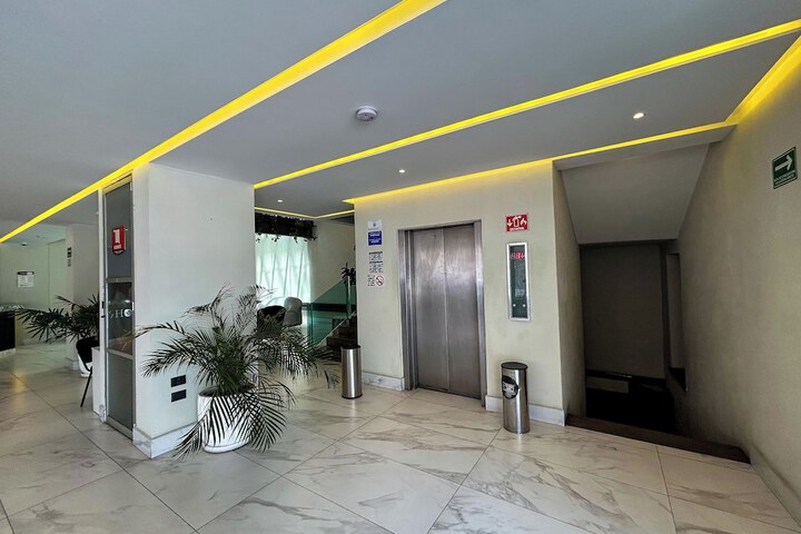 Hotel Interior 7 of 91