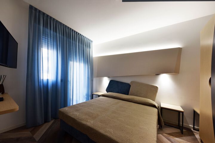 Room 7 of 70