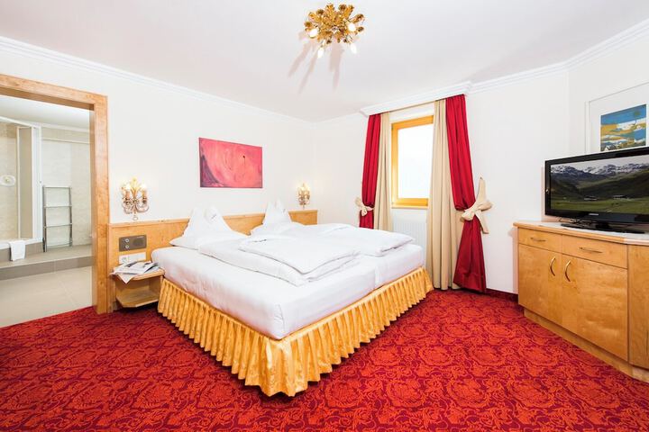 Room 16 of 48