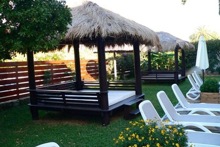 Sundeck 39 of 40