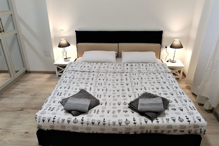 Room 13 of 29