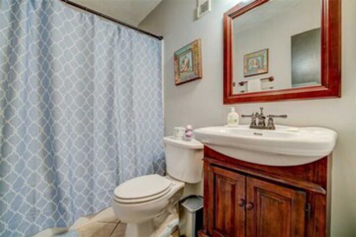 Room 2 of 38