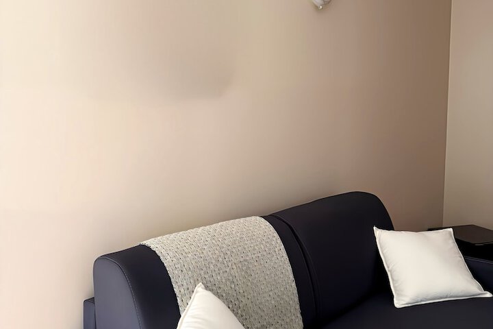 Room 16 of 60