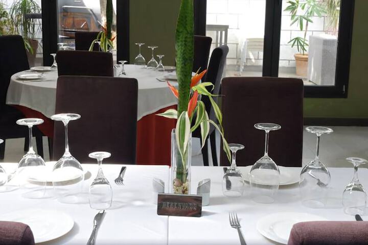 Dining 44 of 54