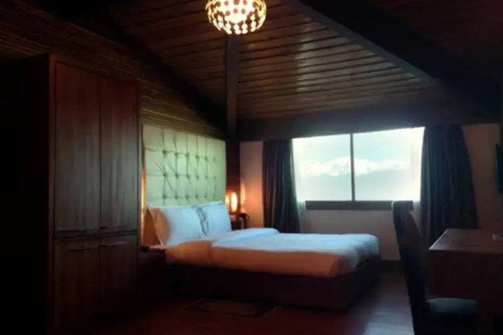 Room 6 of 20