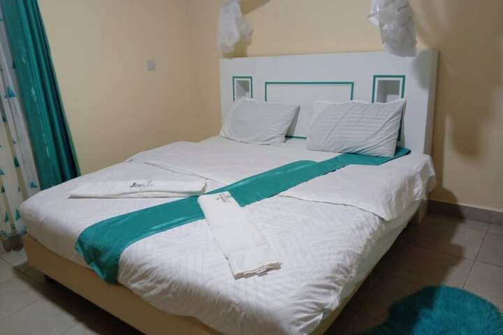 Room 8 of 24