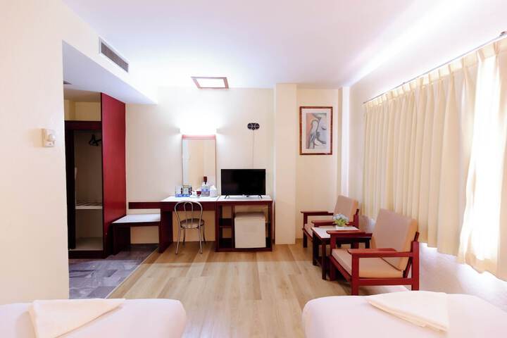 Room 7 of 25