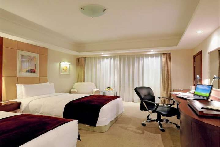 Room 21 of 42