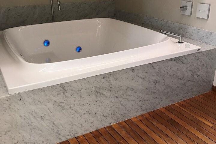 Hot Tub 30 of 71