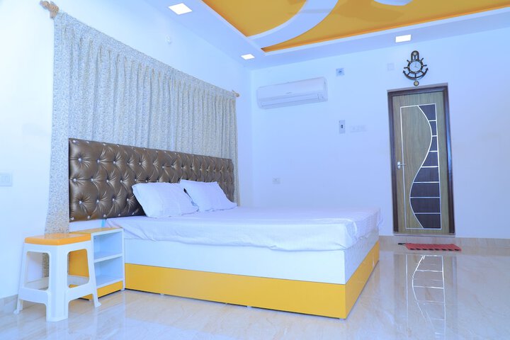 Room 15 of 19