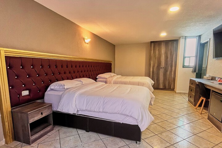 Room 12 of 50