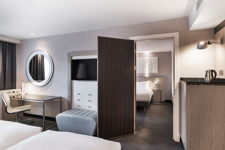 Room 51 of 134