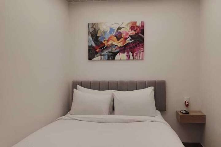 Room 9 of 30