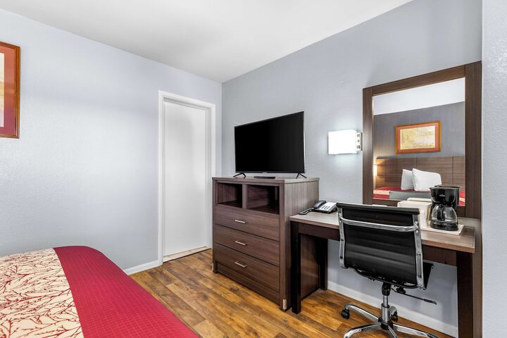 Room 16 of 30