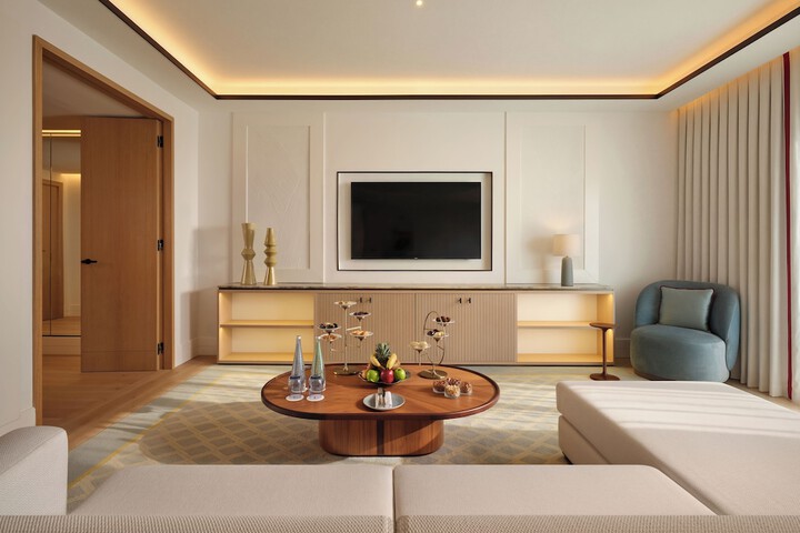 Room 32 of 64