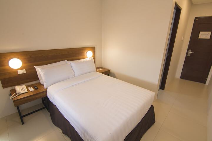 Room 8 of 30