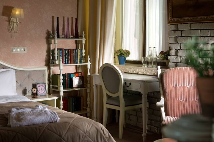 Room 9 of 54