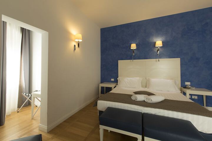 Room 30 of 169
