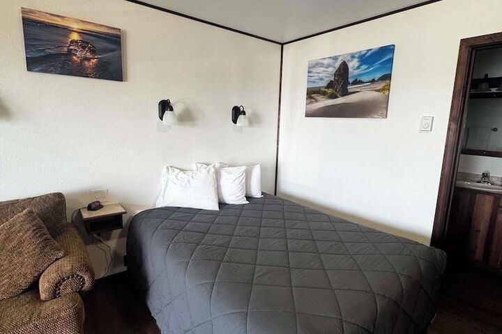 Room 10 of 228
