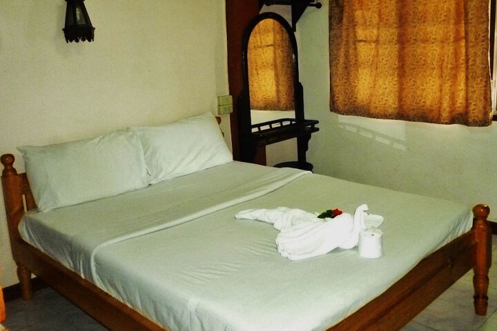 Room 8 of 19