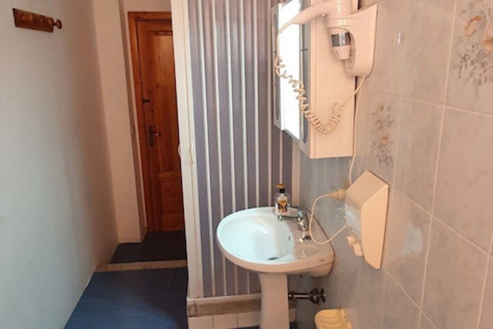 Room 84 of 107