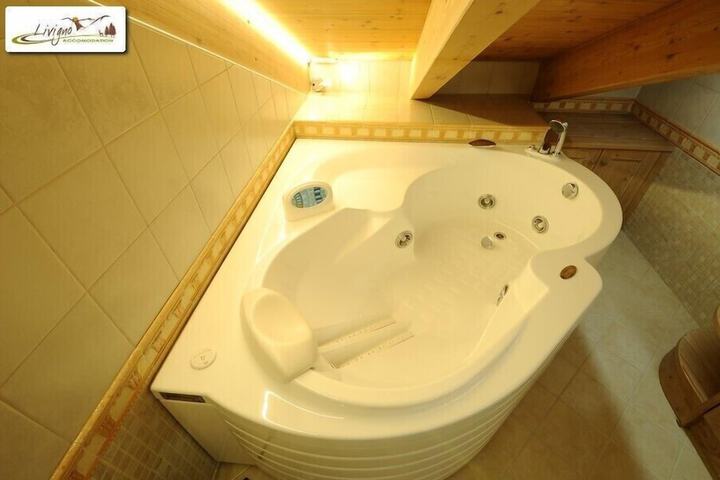 Hot Tub 42 of 45
