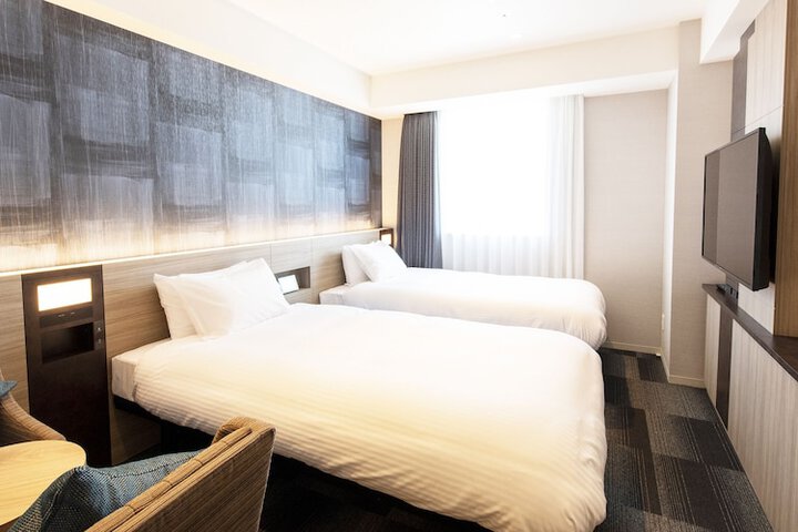 Room 7 of 40