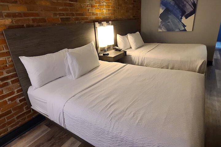 Room 6 of 53