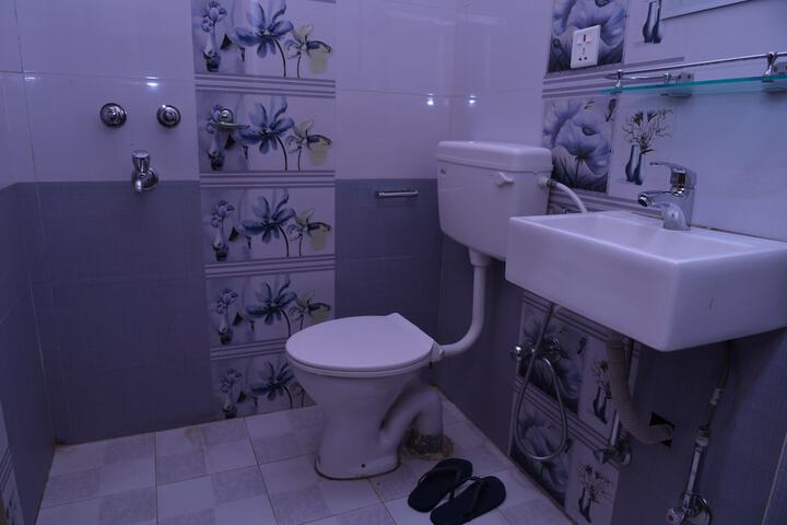 Room 16 of 24