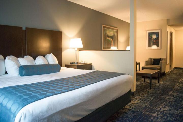 1 King Bed - Wireless High Speed Internet Accessible Microwave and Refrigerator Pillowtop (22 of 26)