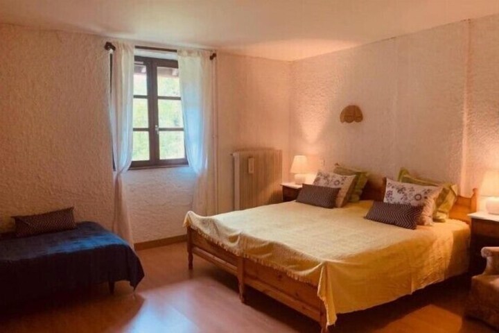 Room 10 of 23