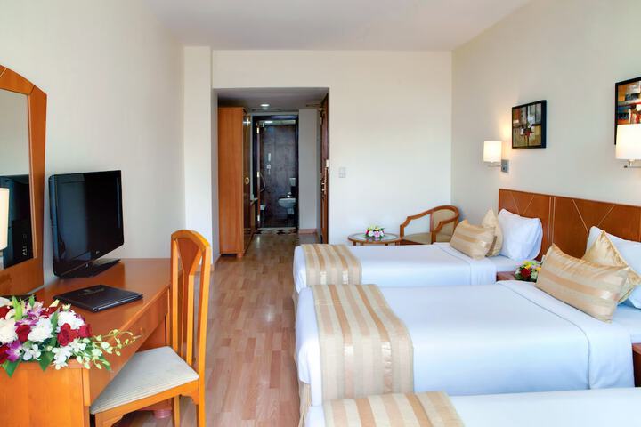 Room 5 of 38