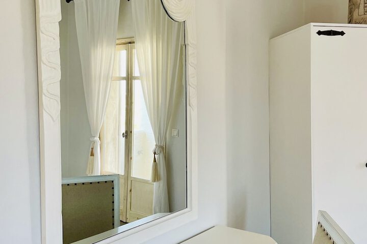 Room 5 of 84