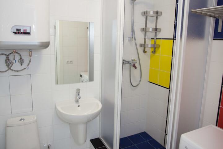 Room 6 of 44