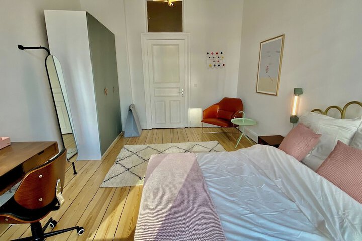 Room 15 of 28