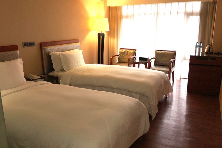 Room 10 of 50