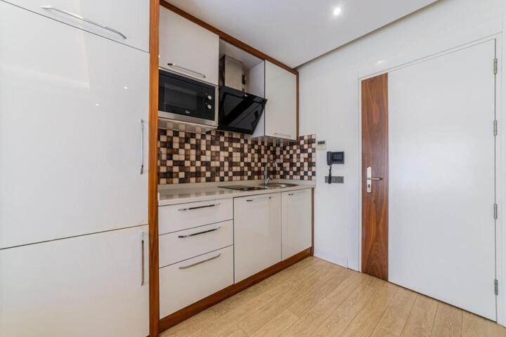Room 3 of 20