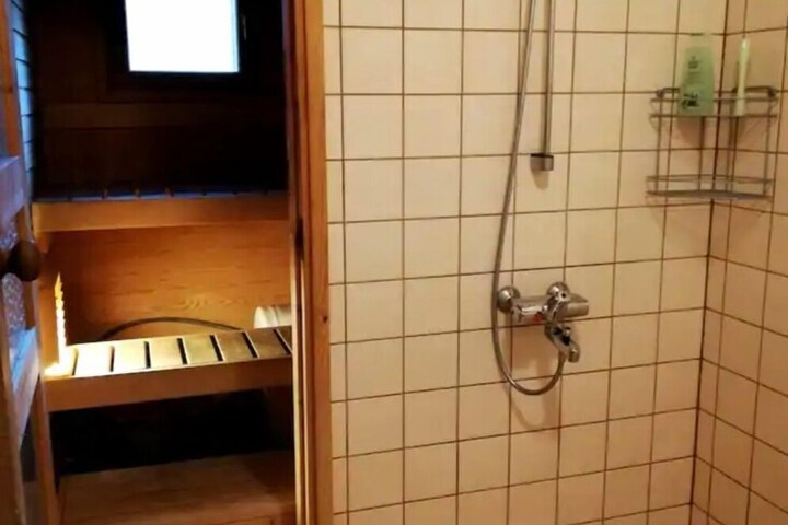 Room 18 of 52