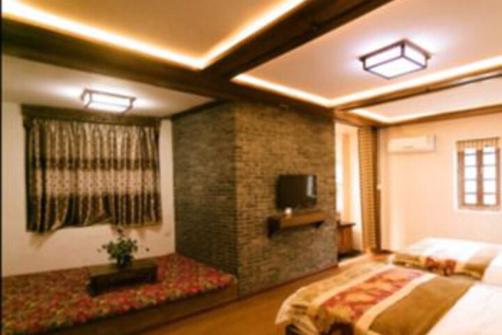 Room 10 of 21