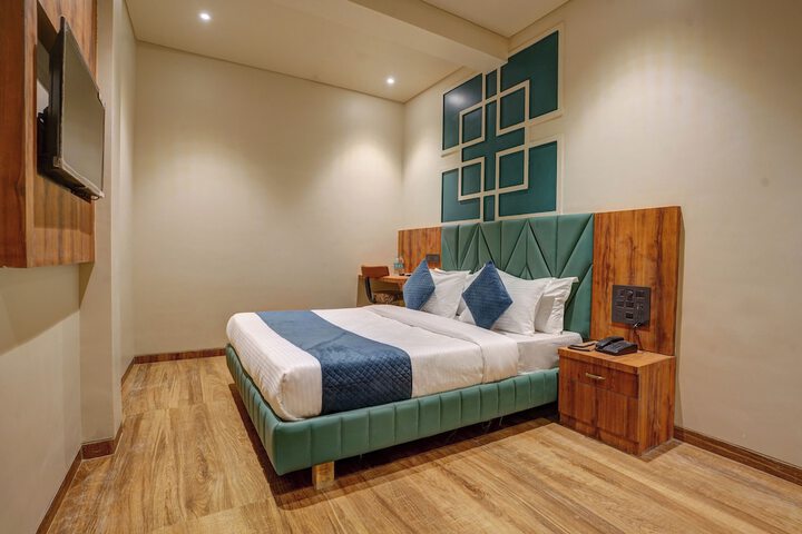 Room 12 of 21