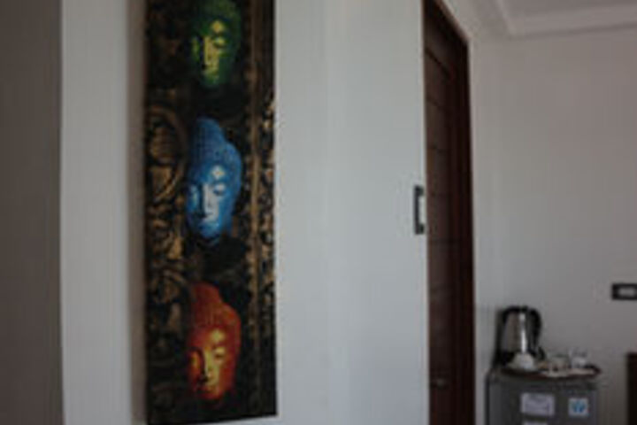 Room 23 of 38