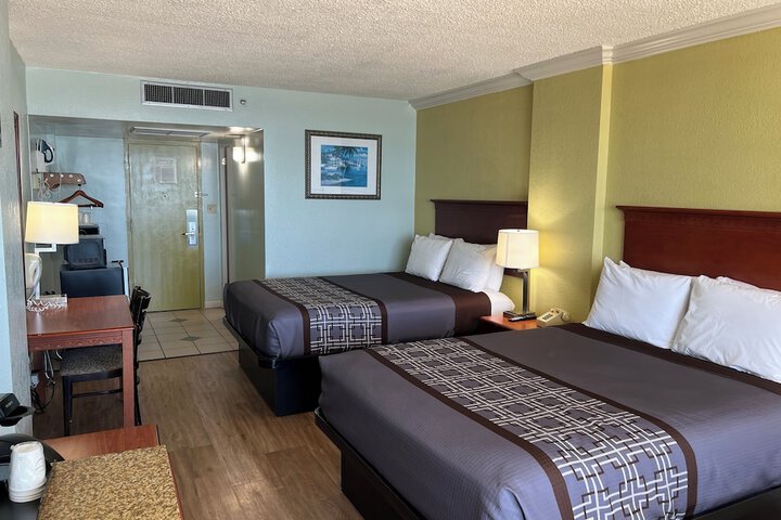 Room 3 of 17