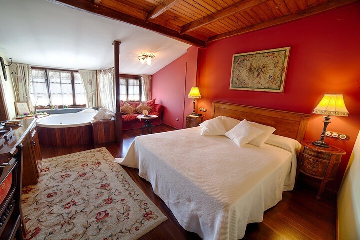 Room 6 of 19