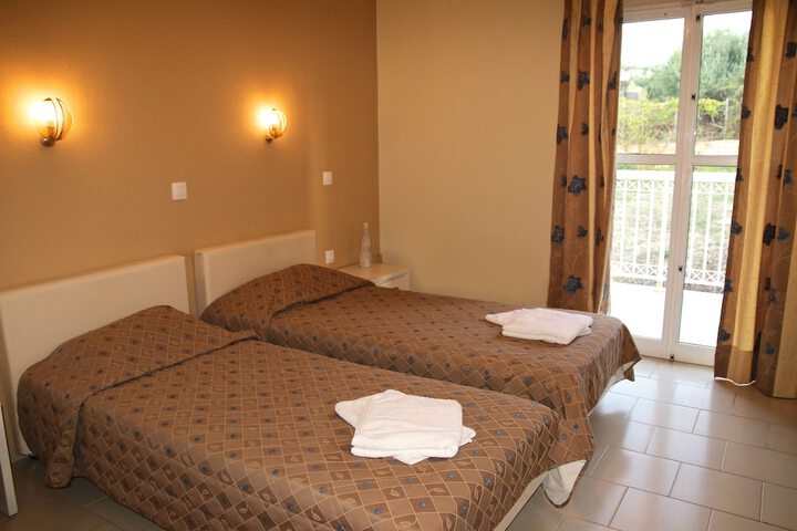 Room 26 of 106