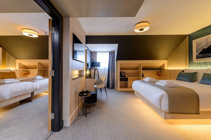 Room 8 of 15