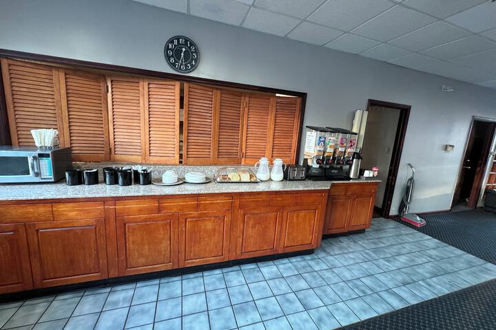 Breakfast/Coffee Service 5 of 7