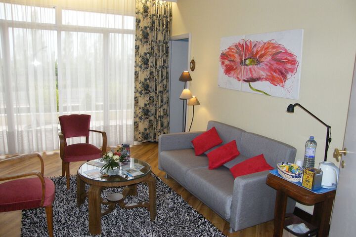 Room 12 of 38