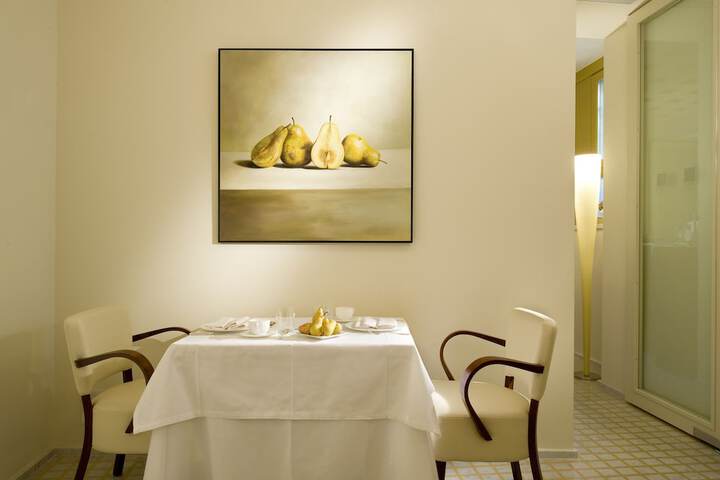 Dining 36 of 56