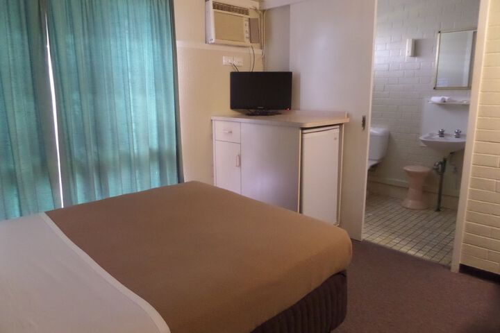 Room 10 of 56