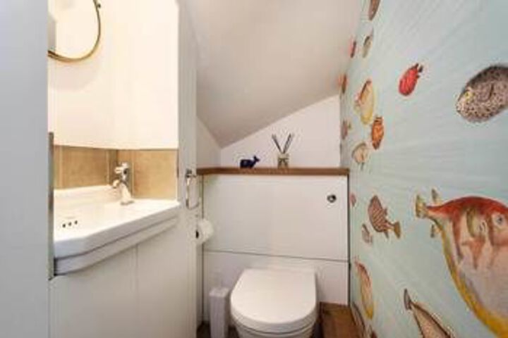 Room 2 of 19
